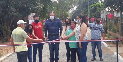 Inauguran obras en varios barrios de Coronel Oviedo - Noticiero Paraguay