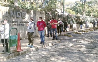 Exoneran facturas de ANDE y Essap de agosto - Nacionales - ABC Color