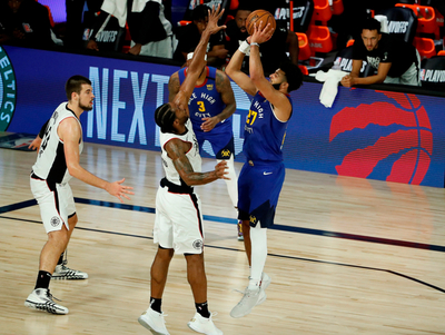Denver sorprende a Clippers en el final