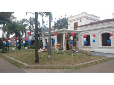 Tras ataque, amanecieron flores y globos en Consulado