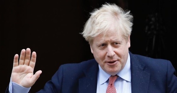 La Nación / Johnson acusa a la UE de amenazar a Londres con un “bloqueo” alimentario