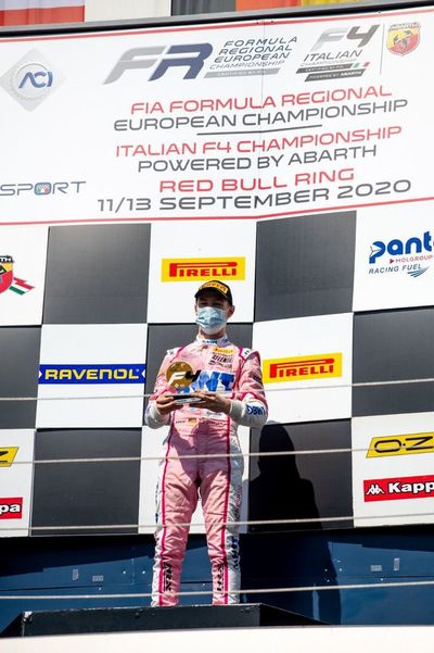 ¡Joshua Duerksen volvió a ganar una carrera de la Fórmula 4! - Automovilismo - ABC Color