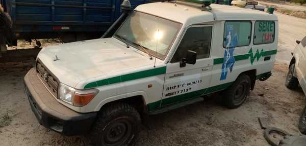 En Toro Pampa juntan colaboración para reparar ambulancia