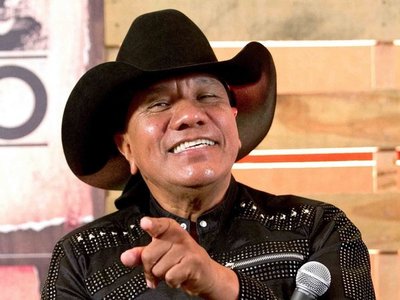 Lupe contó que su  representante  le exigió negar a su esposa