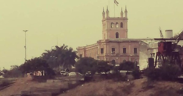 La Nación / Caso Panteón de los Héroes: 2 de las 3 imputadas escaparon de la justicia