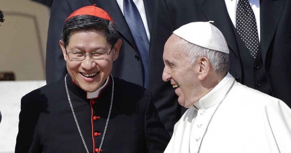La Nación / Cardenal filipino cercano al papa Francisco da positivo