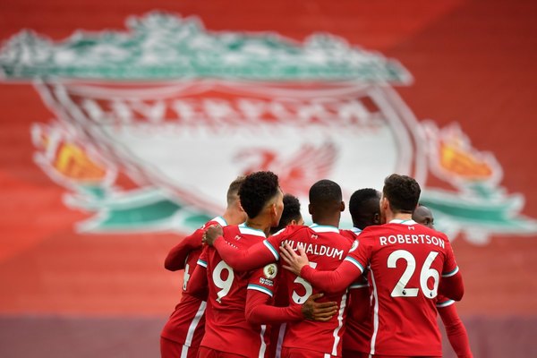 El Liverpool sobrevive en un estreno 'loco' ante el Leeds de Bielsa