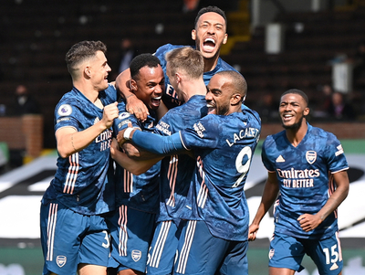 Arsenal golea a Fulham en el arranque de la Premier League