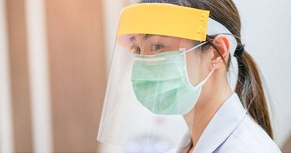 HOY / Protector facial sin tapabocas no garantiza protección contra el Covid-19, advierten