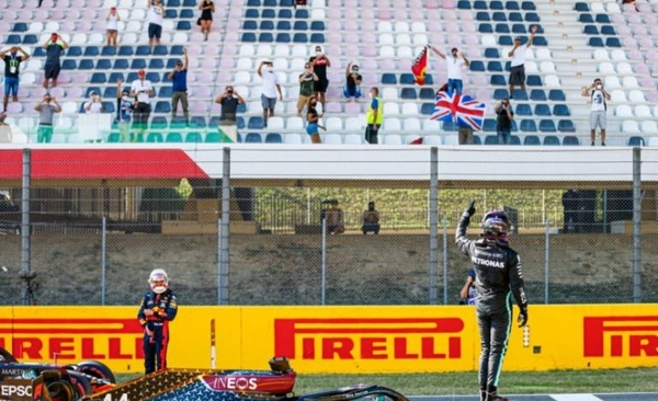HOY / F1: Hamilton firma la 'pole' en Mugello