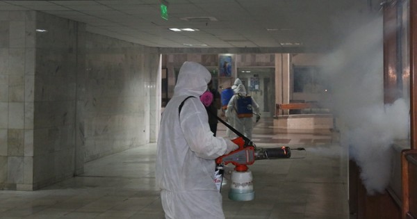 La Nación / Intensifican trabajos de desinfección en Palacio de Justicia de la capital