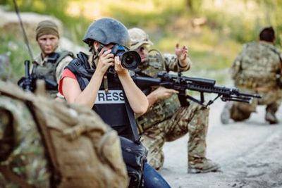 Periodista, una profesión de riesgo: violencia y paro