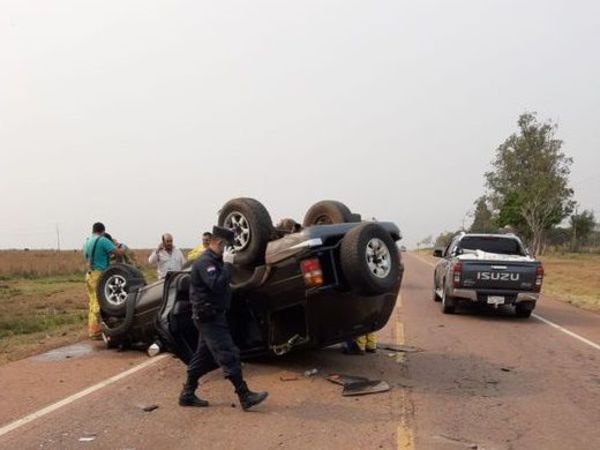 Vuelco de camioneta deja un fallecido en Caapucú - Nacionales - ABC Color