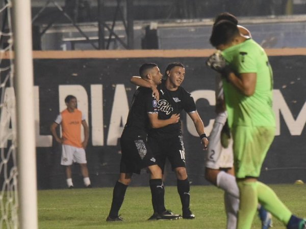 Libertad festeja y espera por Boca Juniors