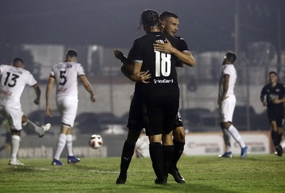 Libertad supera a General Díaz y espera por Boca