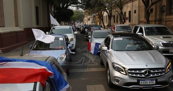 La Nación / Paños blancos en todo el país: piden paz y liberación de secuestrados