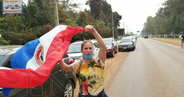 La Nación / Caso Friedmann: Concurrida caravana contra la impunidad en Villarrica