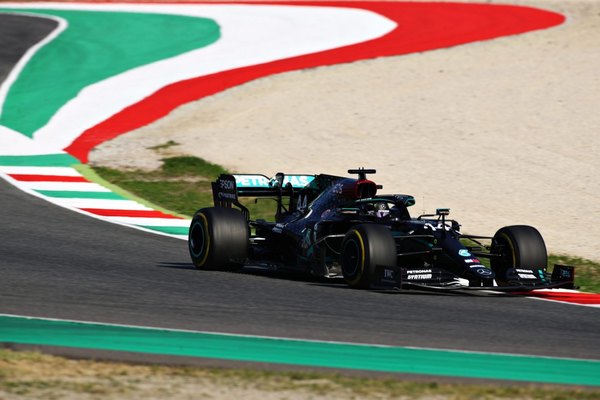 Hamilton se queda con el incidentado GP de la Toscana