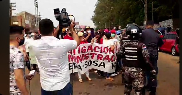 La Nación / “Defensores” de Friedmann trataron de impedir caravana contra la impunidad
