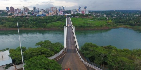 Brasil condiciona y Puente de la Amistad seguirá CERRADO