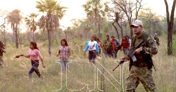 La Nación / Esposa de Adelio Mendoza: “Los padres no duermen, están desesperados"