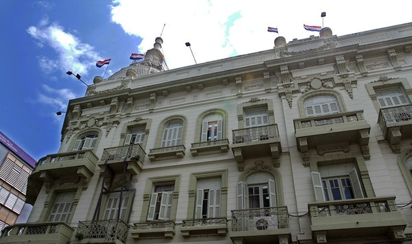 Ministerio de Hacienda transfirió Gs 1,3 billones a Municipios y Gobernaciones
