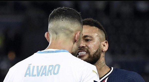 Neymar se vuelve a cruzar con Álvaro González en Twitter