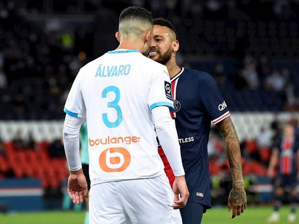 El PSG apoya a Neymar, tras la denuncia de racismo contra Álvaro