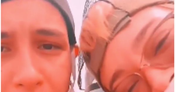La Nación / [Video] Orden de captura internacional para mujeres que vandalizaron Panteón