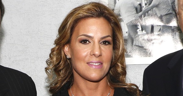 La Nación / Natalia Zuccolillo, querellada por difamación, recusó al juez Elio Ovelar