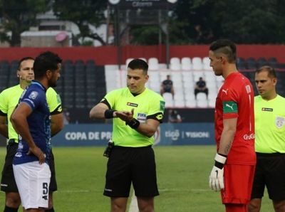 Cambio en la nominación de árbitros para el juego Cerro-Nacional