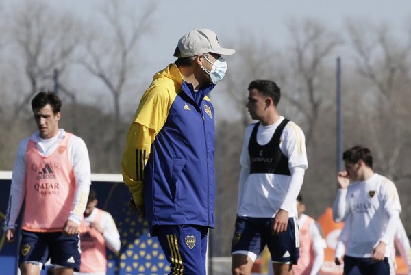 Boca Juniors viaja a Paraguay con jugadores positivos de COVID-19