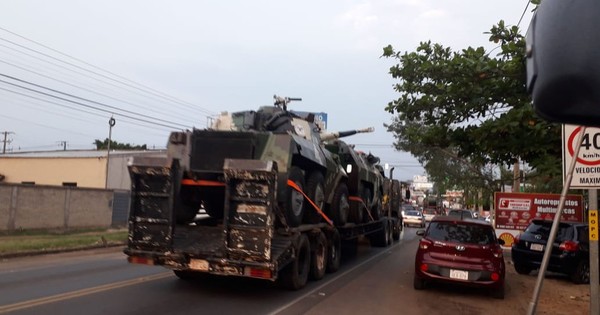 La Nación / Ejército Paraguayo traslada vehículos blindados para combate al EPP