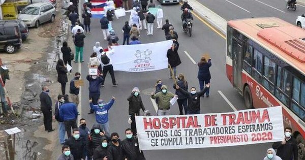 La Nación / Médicos del Hospital de Trauma repudiarán recorte de presupuesto