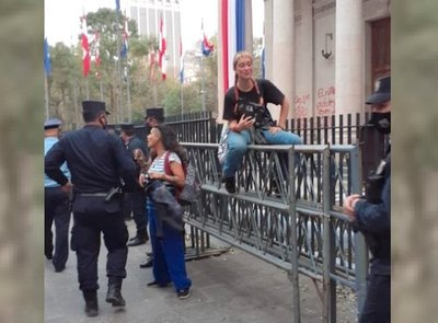 Crónica / Piden captura para péndex por los daños al Panteón