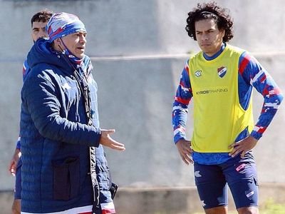 Roberto Torres tiene solo 21 jugadores disponibles: ¿cómo será el once para medir al puntero? - Nacional - ABC Color