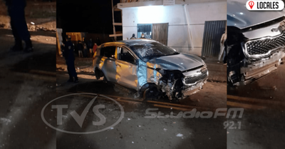 Perdió el control de su vehículo y fue a parar contra una ferretería
