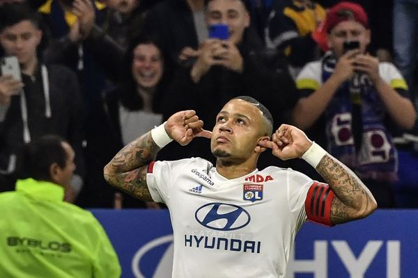 Prensa asegura que el Barça fichó a Depay - Fútbol - ABC Color
