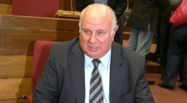 HOY / Situación de Óscar Denis puede ser crítica a 5 días sin sus medicamentos