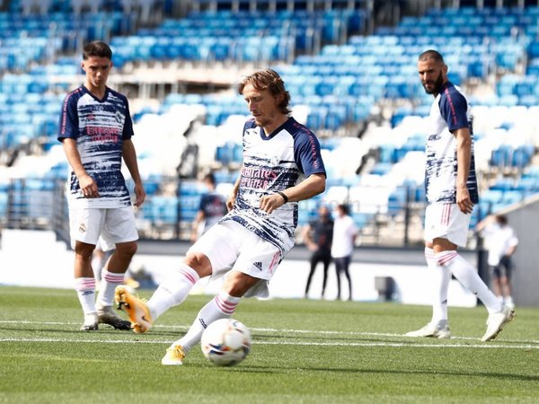 El Real Madrid golea al Getafe con Benzema en papel estelar