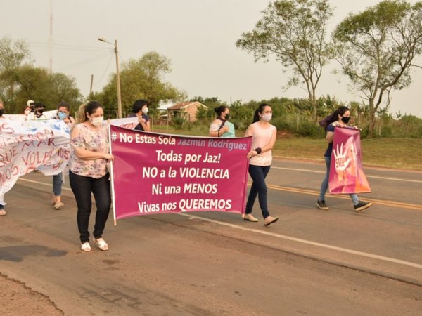 San Ignacio: Marchan en apoyo a una mujer víctima de violencia durante 11 años