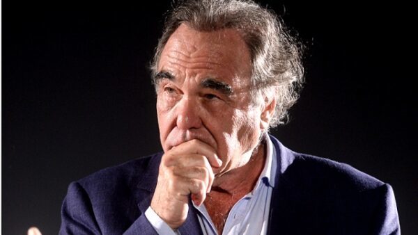 El por qué Oliver Stone no filmaría una película sobre Trump