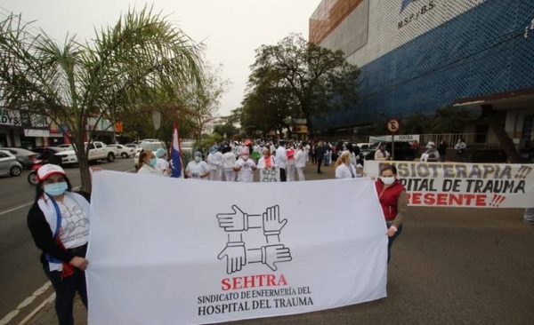 HOY / Funcionarios del Hospital del Trauma protestan por recorte presupuestario
