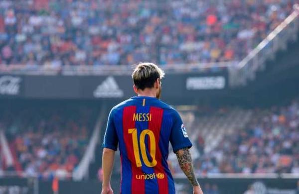 La 'cárcel de oro' de Messi: es el mejor pagado del mundo pero no le alcanza para dejar el Barça - C9N