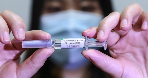 La Nación / China afirma que su vacuna estará disponible al público en noviembre