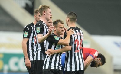 'Mágica' asistencia de Almirón para el gol del Newcastle