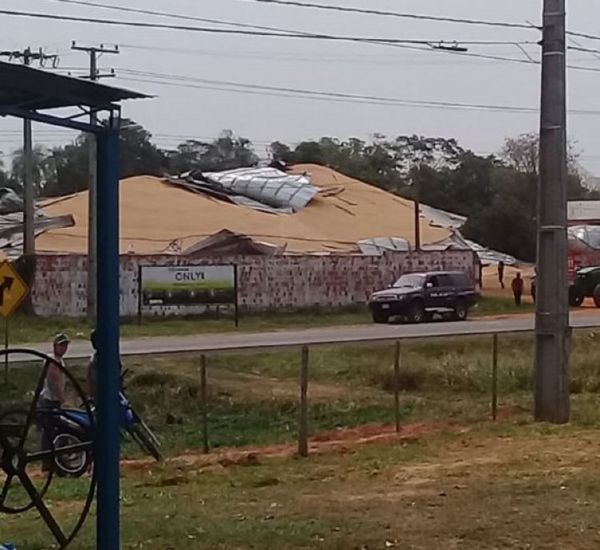 Explosión y derrumbe de un silo con 20 mil kilos de maíz en San Pedro