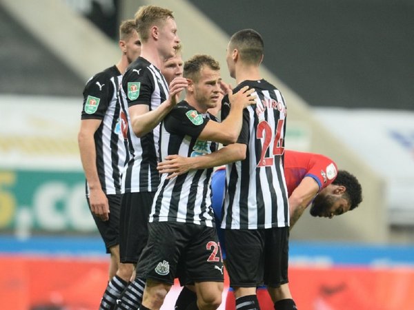 Almirón asiste en el triunfo del Newcastle