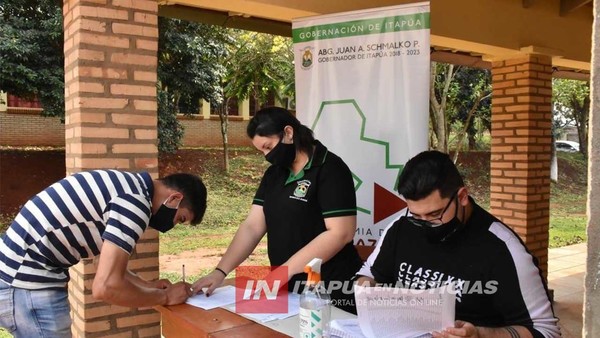 BENEFICIARIOS POR PRIMERA VEZ DE BECAS JUVENTUD FIRMARON SUS CONTRATOS