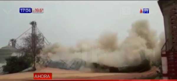¡Impactante! Explosión en silo causa derrumbe | Noticias Paraguay